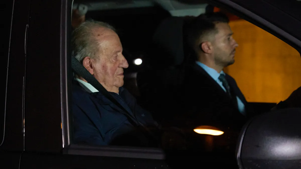 Por qué el rey Juan Carlos ha ingresado en una clínica en Vitoria tras el avance de sus memorias