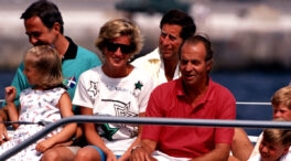 El Emérito niega su ‘affaire’ con Lady Di: «Era fría, taciturna y distante, salvo con los paparazzis»