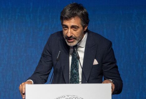 Por qué a Juan del Val no le retienen el 45% de su Planeta: su forma de tributación especial