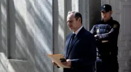 El juez ve indicios de una 'caja b' en el PSOE tras los pagos en metálico a Ábalos y Koldo