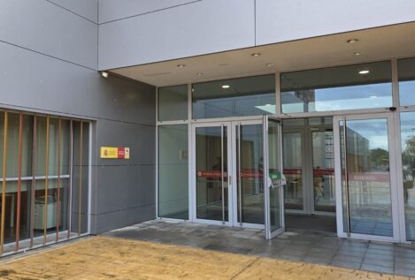 Tres menores se sientan en el banquillo por la muerte de una educadora social en Badajoz