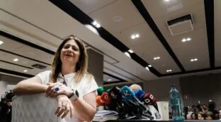 Los dos exagentes del CNI que se reunieron con Leire Díez declararán ante el juez en abril