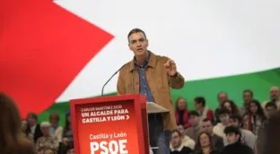 Sánchez critica las políticas de los barones del PP: «Recortes, mala gestión y mentiras»