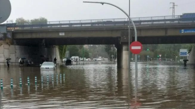 Las lluvias han originado un millar de incidencias y dos heridos en Andalucía