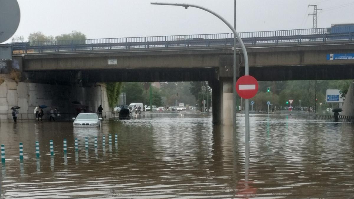 Las lluvias han originado un millar de incidencias y dos heridos en Andalucía