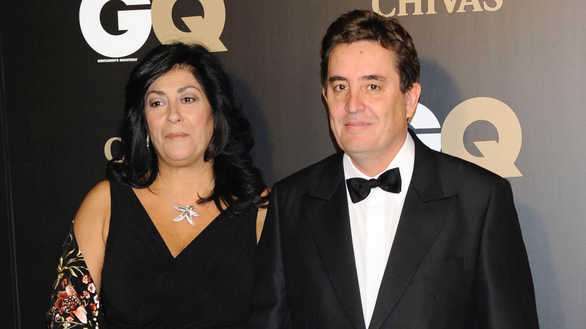 La vida «de poema» de Luis García Montero junto a Almudena, dos hijas y un ‘adiós’ discreto
