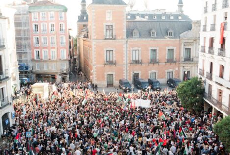 Cientos de personas exigen frente a Exteriores la liberación de los miembros de la flotilla