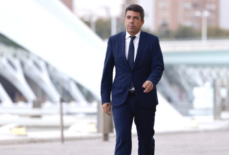 Víctimas de la dana reciben a Mazón con gritos de «asesino» en su entrada al funeral de Estado