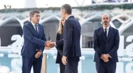 Abascal culpa a Sánchez del «linchamiento» a Mazón durante el funeral de la dana