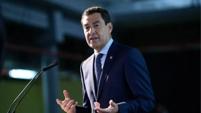 Moreno anuncia una reforma del Servicio Andaluz de Salud tras los fallos en los cribados