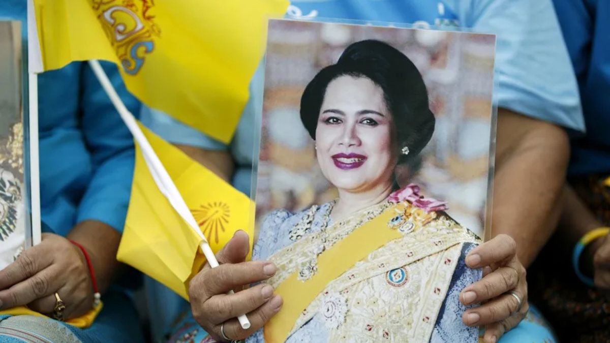 Muere la reina madre Sirikit de Tailandia a los 93 años
