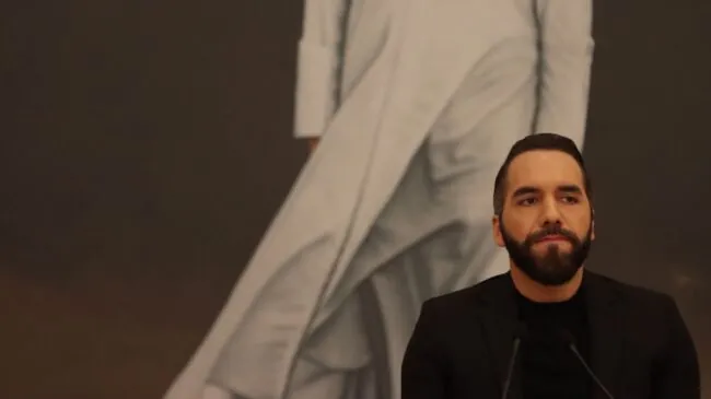 Bukele ofrece a Colombia trasladarle «el 100%» de su población reclusa tras las críticas de Petro