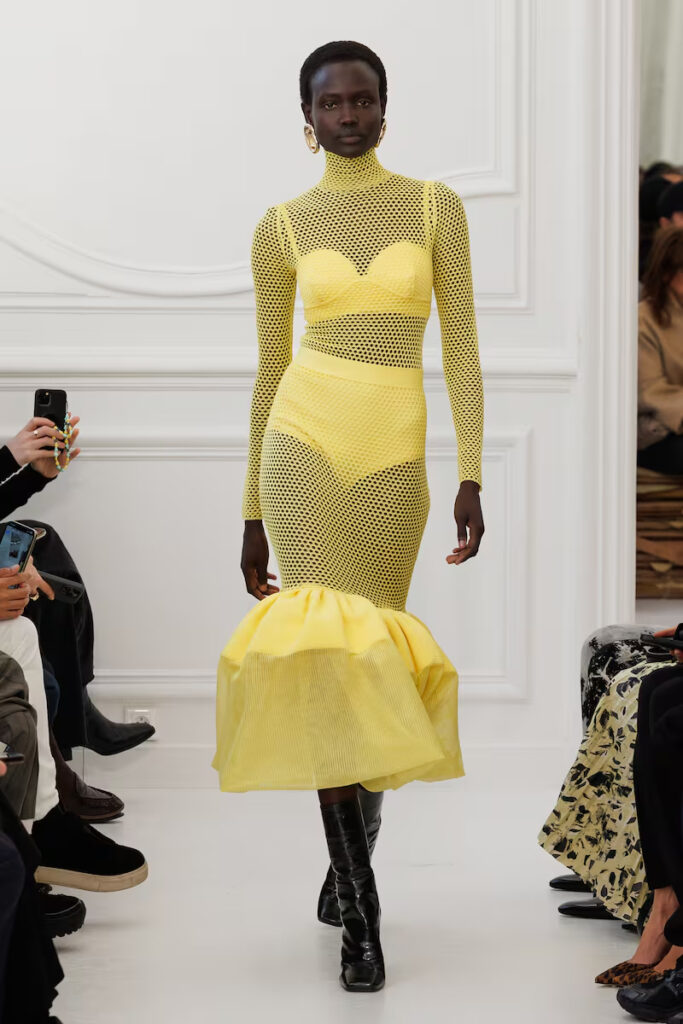 Vestido de color amarillo