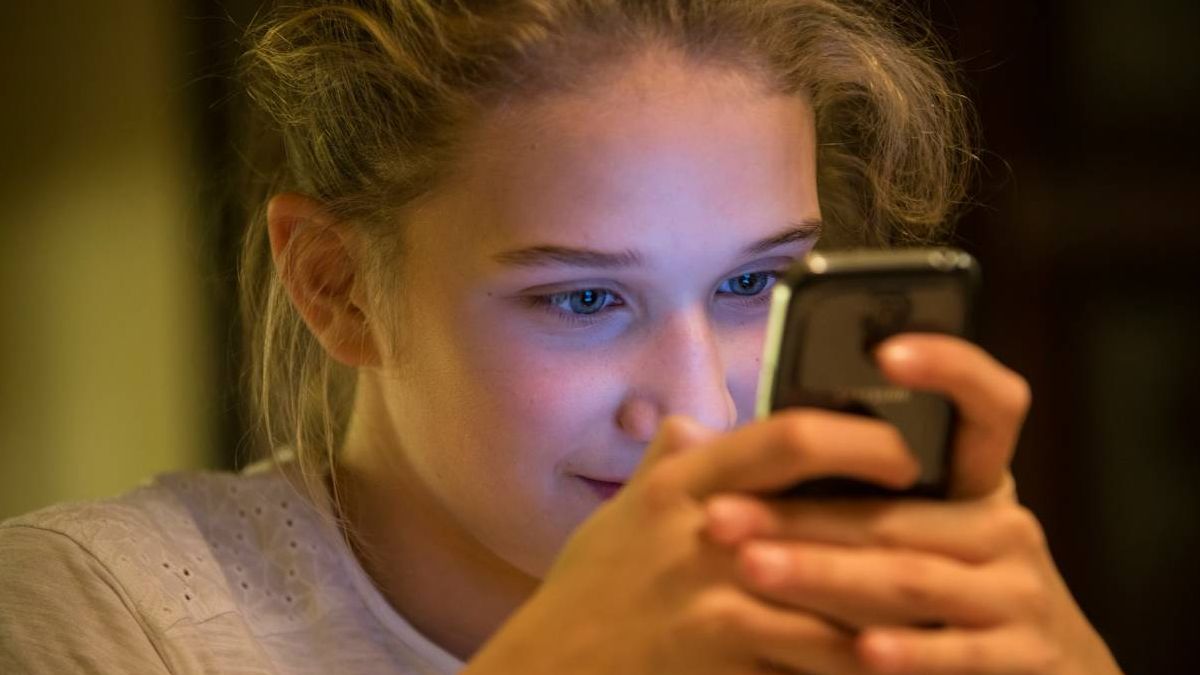 El uso excesivo de pantallas es la nueva ‘epidemia’ de salud mental de los más jóvenes