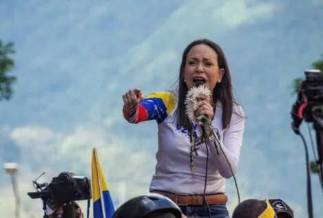 El Nobel premia a Corina Machado por «mantener encendida la llama de la democracia»