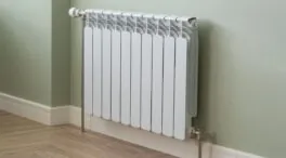 Olvídate de purgar los radiadores así: este truco con amoníaco es más rápido y eficiente