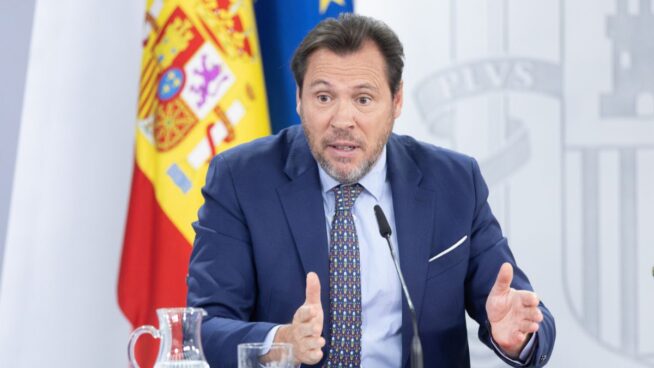 Los ataques de Óscar Puente a THE OBJECTIVE llegan a la Comisión Europea