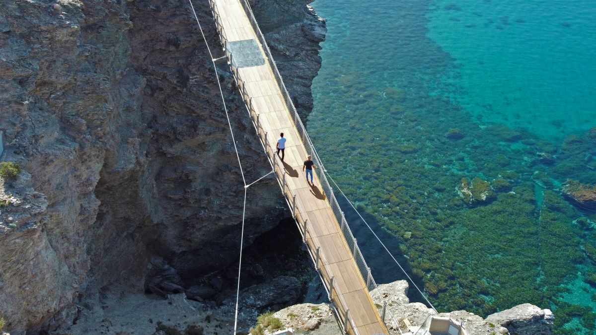 Una pasarela colgante en Granada es el mejor proyecto de 2025 financiado con fondos UE