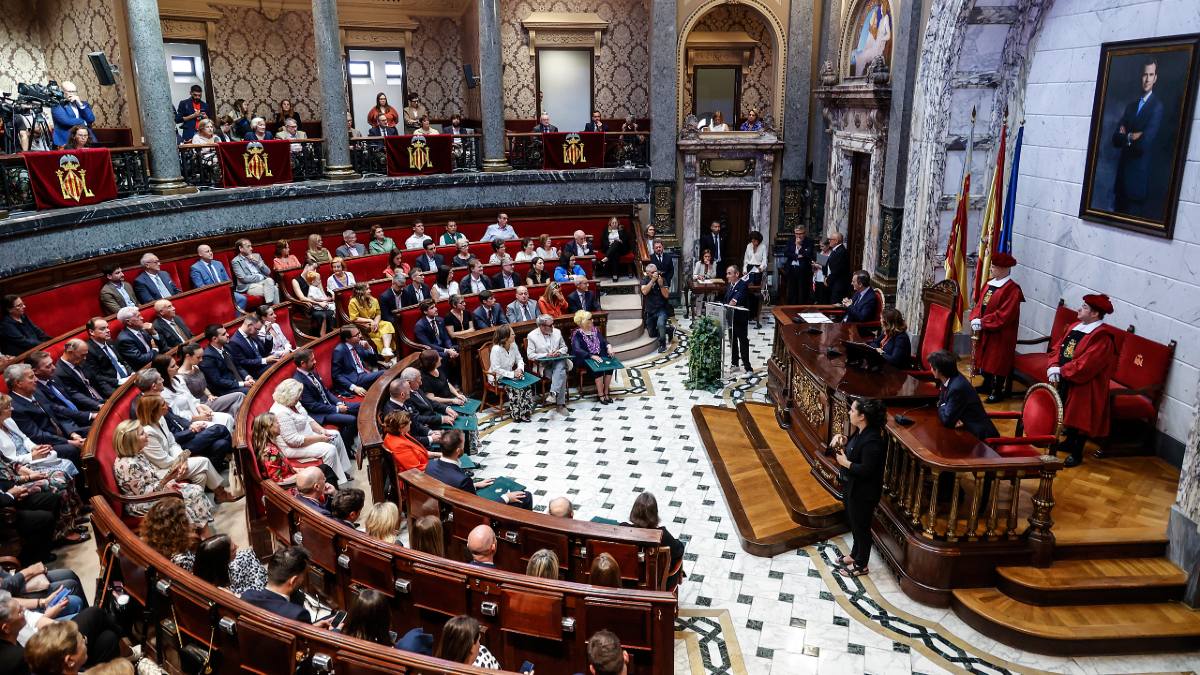 Compromís pide un minuto de silencio por Gaza en Valencia y el PP lo amplía a «los conflictos»
