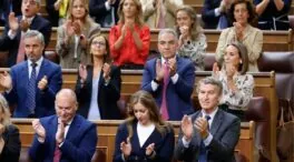 Ovación del PP a Corina Machado en el Congreso sin el respaldo del resto de grupos
