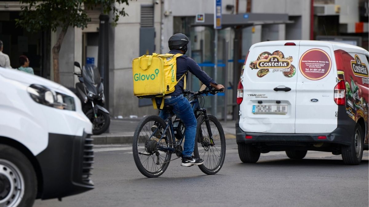 La producción del sector servicios modera su subida en agosto al 1,2%