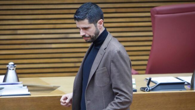 El exdiputado David Calvo pide su baja del PSOE por la abstención en la iniciativa taurina