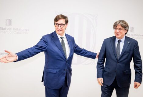 Puigdemont carga contra Illa por ir al desfile del 12-O en plena alerta por lluvias en Cataluña