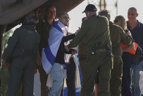 Israel acusa a Hamás de violar el acuerdo con la entrega de solo cuatro cadáveres