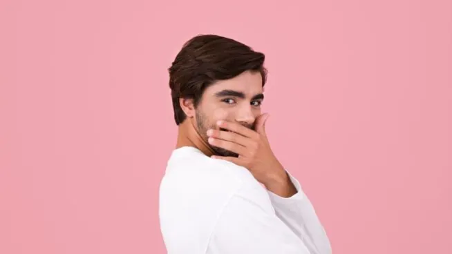 Por qué nos reímos después de una discusión tensa: lo explica la psicología