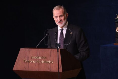Felipe VI advierte contra los «extremos inquietantes» y apuesta por la educación