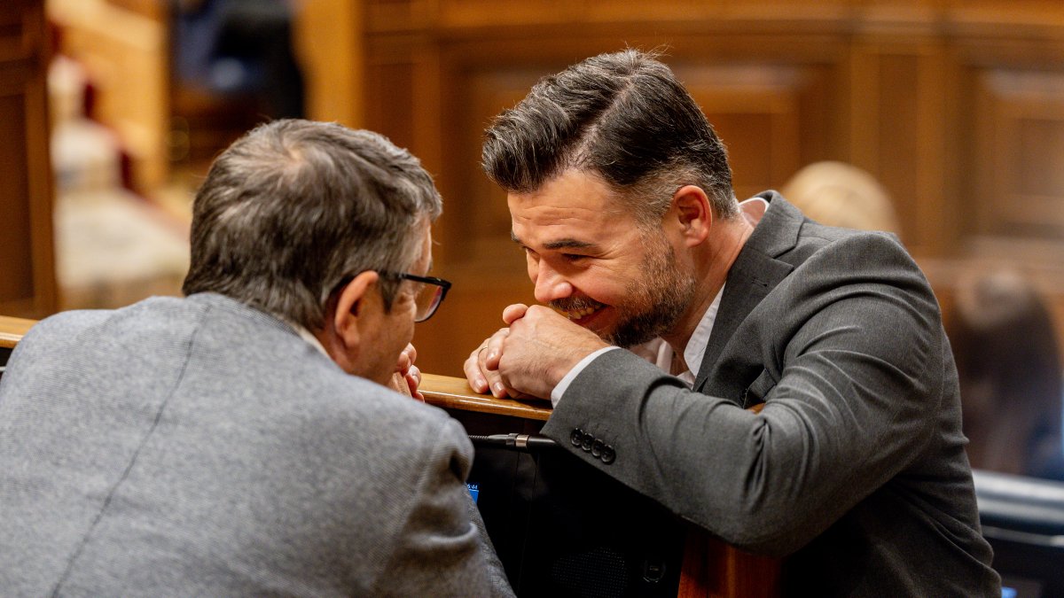 Rufián descarta financiación irregular del PSOE y califica las chistorras de «salseo innecesario»