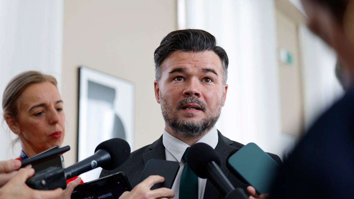 Rufián carga contra el rey Juan Carlos: «Que devuelva lo robado y se vaya al asilo»