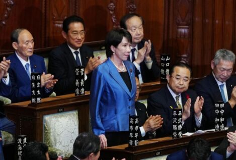 La nueva primera ministra  de Japón apuesta por impulsar la economía y la defensa