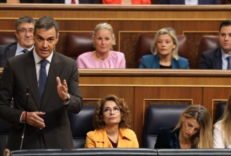 Sánchez critica la reacción de Moreno a la crisis de cribados: «Mala gestión y desprotección»