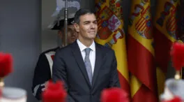Sánchez, recibido con una sonora pitada a su llegada al desfile de la Fiesta Nacional