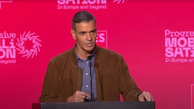 Sánchez acusa a la derecha tradicional de convertirse en «satélite» de la extrema derecha