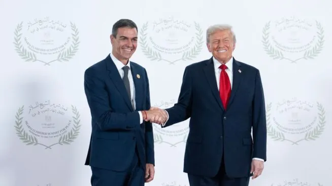 Sánchez y Trump se encuentran en Egipto tras la sugerencia de expulsar a España de la OTAN