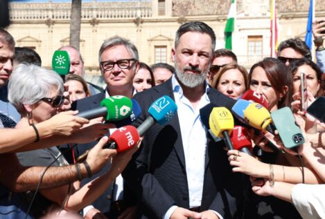 Abascal exige la dimisión de Juanma Moreno y elecciones en Andalucía
