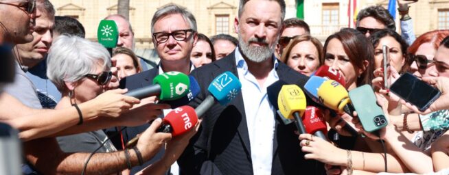 Abascal exige la dimisión de Juanma Moreno y elecciones en Andalucía