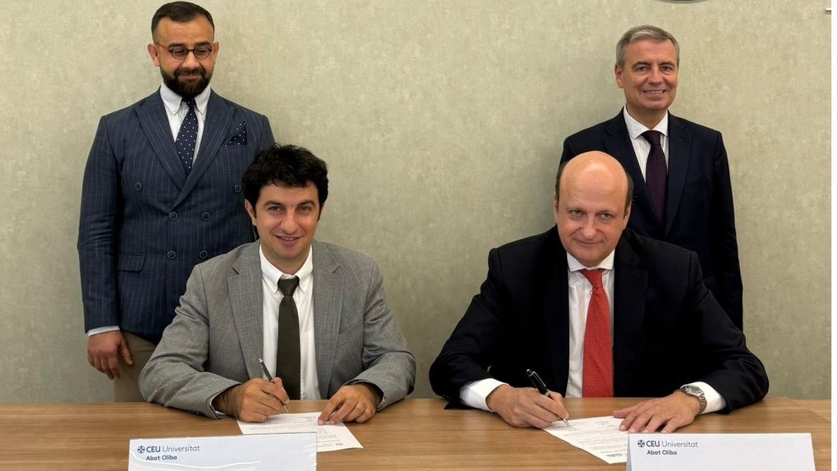 Ágora Diplomática y el AIR Center de Azerbaiyán firman un acuerdo de cooperación