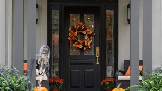 Siete pasos para decorar la puerta de tu casa en Halloween