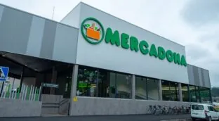 Mercadona otorga una nómina extra y una semana más de vacaciones a sus trabajadores