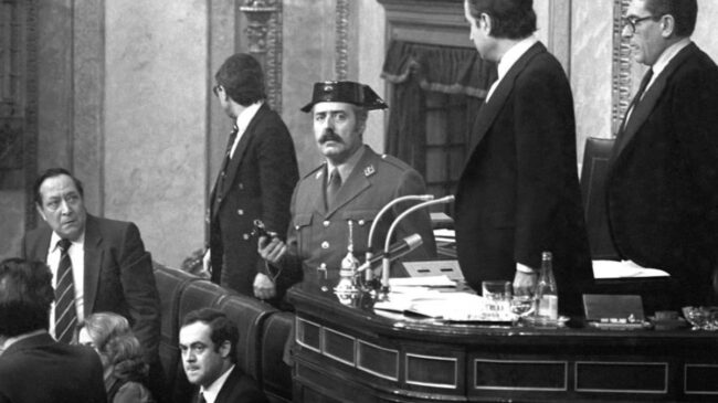 Los secretos del 23-F: lo que Sánchez no ha desvelado con su desclasificación 'fake'