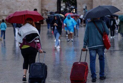 Tormentas y lluvias activan los avisos en 11 provincias, con Alicante y Murcia en nivel rojo