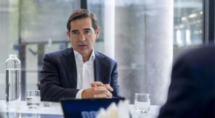 BBVA vende un 3% de Telefónica tras salir del consejo y cobrar el último gran dividendo