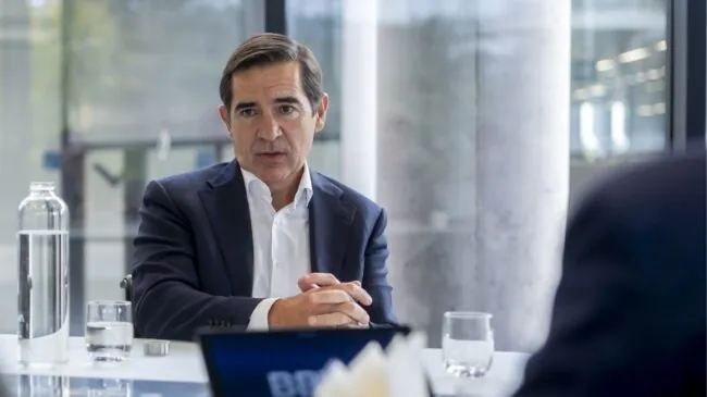BBVA vende un 3% de Telefónica tras salir del consejo y cobrar el último gran dividendo