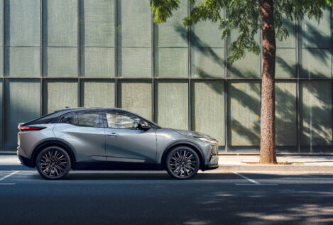 Toyota asalta el mercado eléctrico con el CH-R+ al que todos van a temer