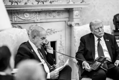 La fotografía con la que Donald Trump 'cuida' a Qatar y 'escarmienta' a Benjamin Netanyahu