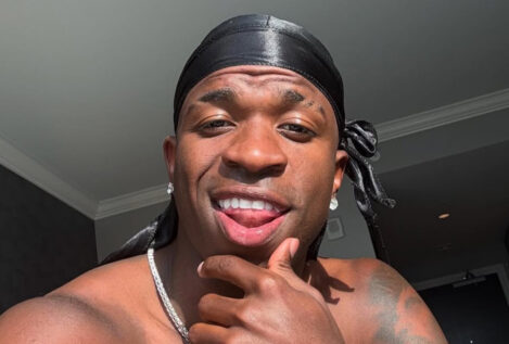 El 'lío de faldas' de Vinicius: invita al Bernabéu a una famosa brasileña mientras habla con otras