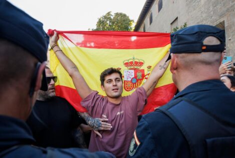 Vito Quiles interviene en la Universidad de Granada entre partidarios y detractores